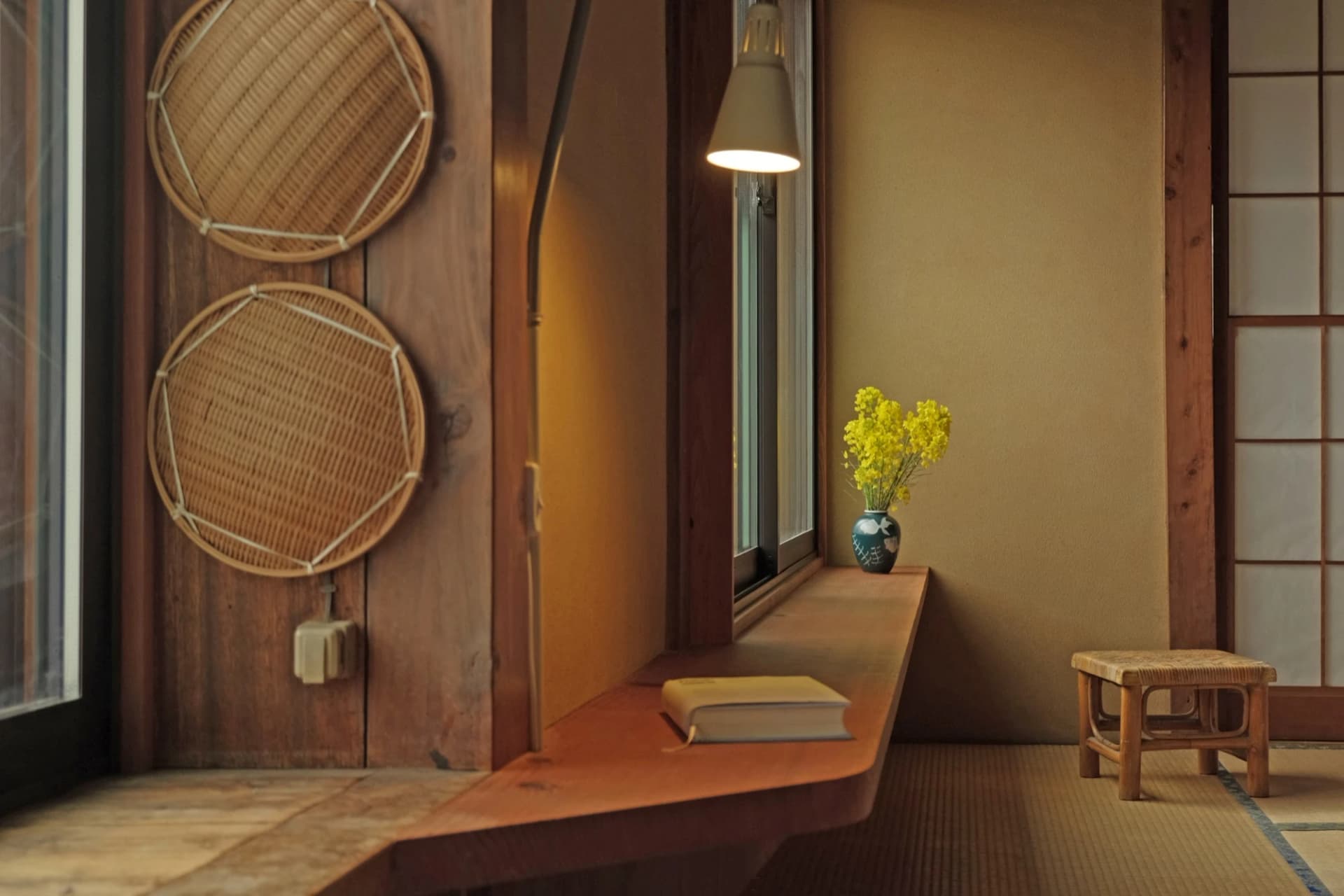 二間つづきの棚板