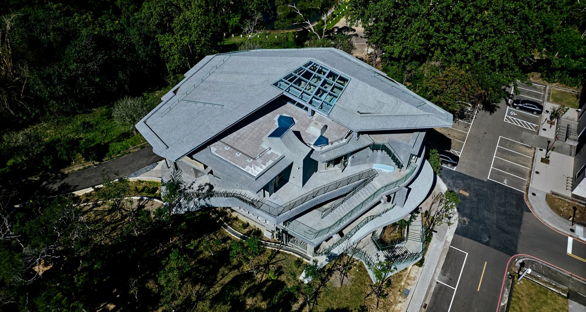 国立清華大学文学館