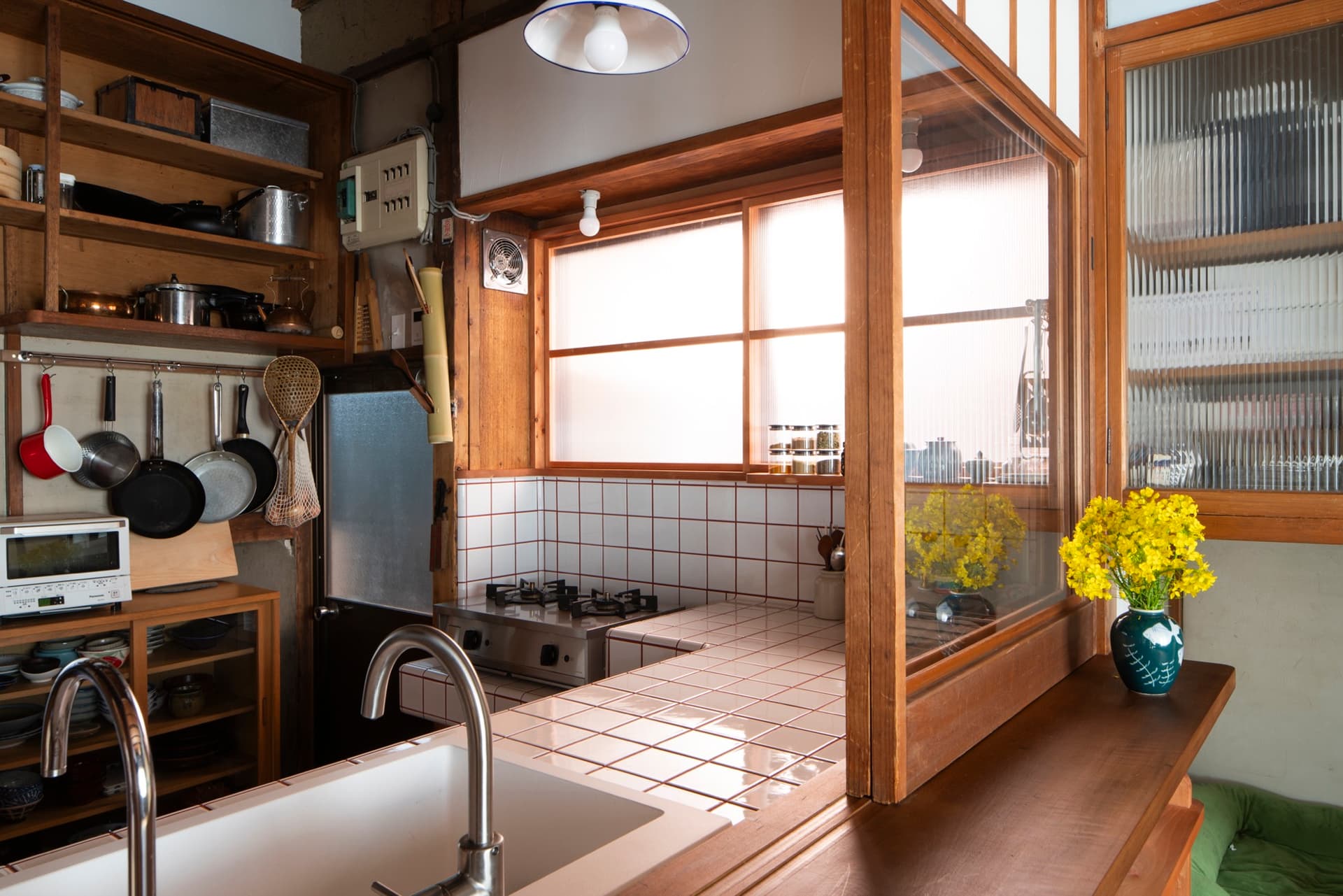 雪見障子のキッチン