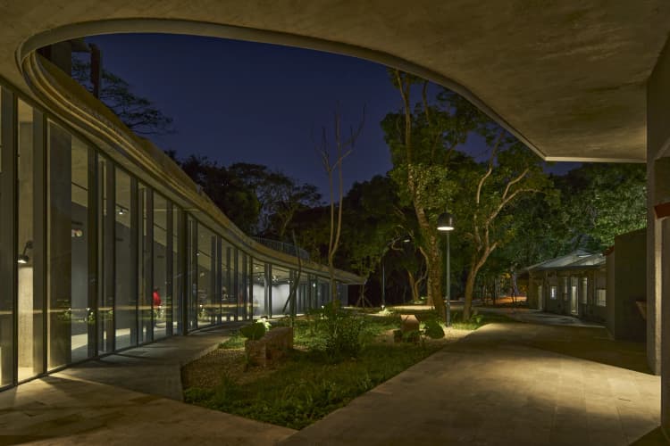 国立清華大学文物館