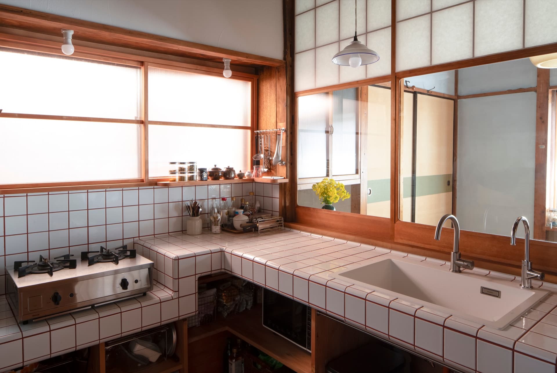 雪見障子のキッチン